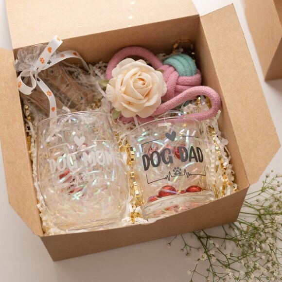 Best Pet’s Gift Box – For Pet Moms & Dads - Picture 6 of 8